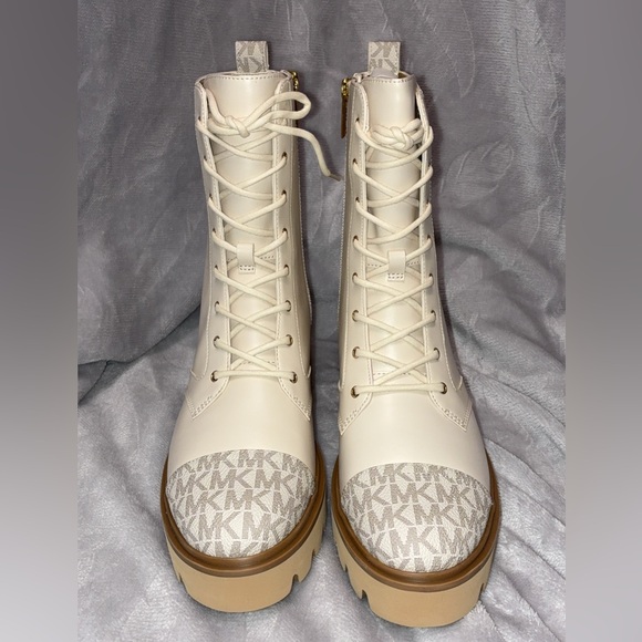 Michael Kors Signature Combat Boots in Vanilla, Women’s Size 8, New in Box - Picture 4 of 9